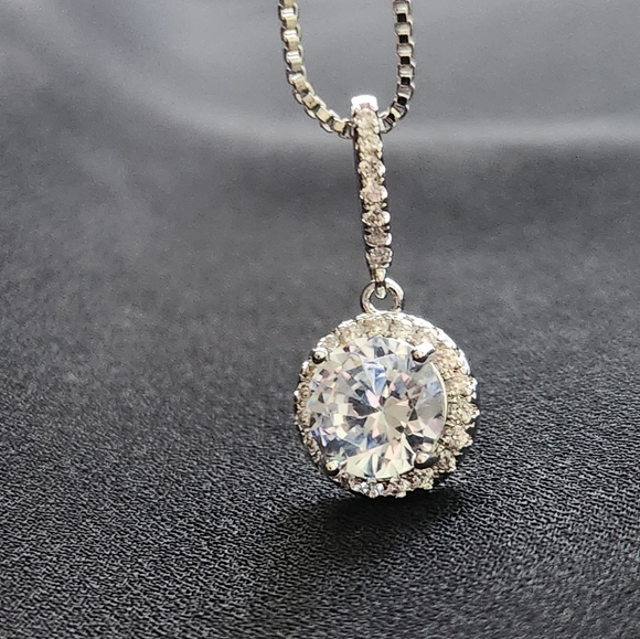 Shiny Round Diamond Pendant2 Necklace - Picture 2 of 3